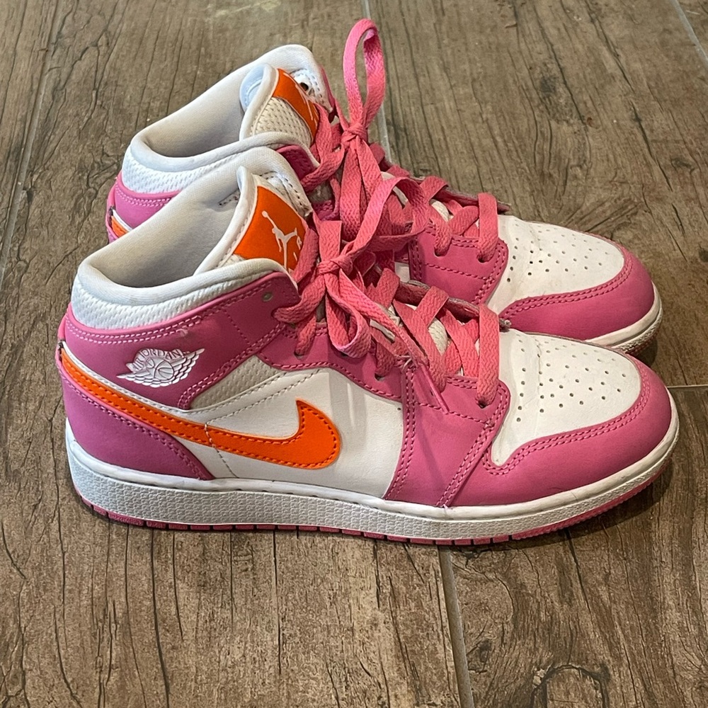 Nike Jordan Sneakers in Pink and Orange